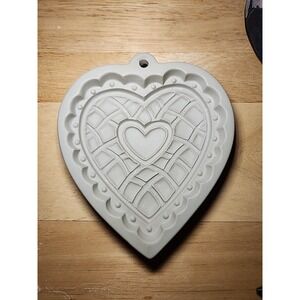 Clay Folk Art Heart Cookie Mold-Wilton 1997 a Beautiful Valentine Baking Cooking